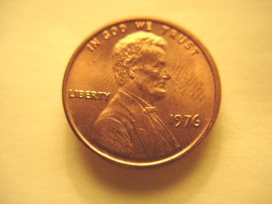2000-Lincoln-Memorial-Cent-Stuck-Through-Cloth?